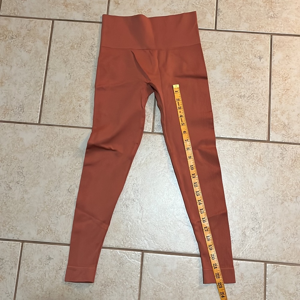 SET Active Rust Leggings - Picture 4 of 12